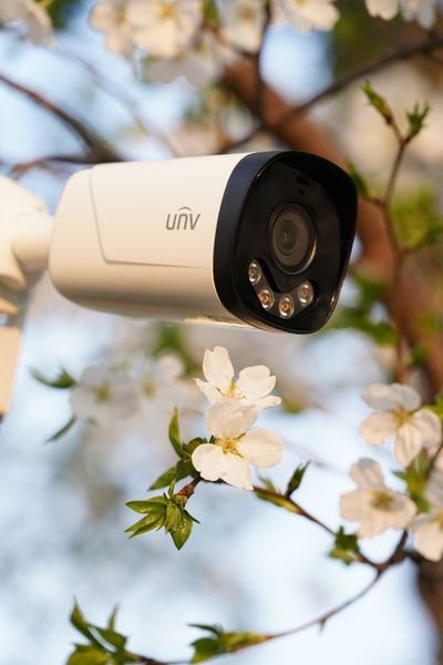 كيف تحمي أطفالك وكبار السن داخل المنزل باستخدام كاميرات Uniview